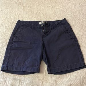 Old Navy mid-thigh shorts. Size 2 (W).